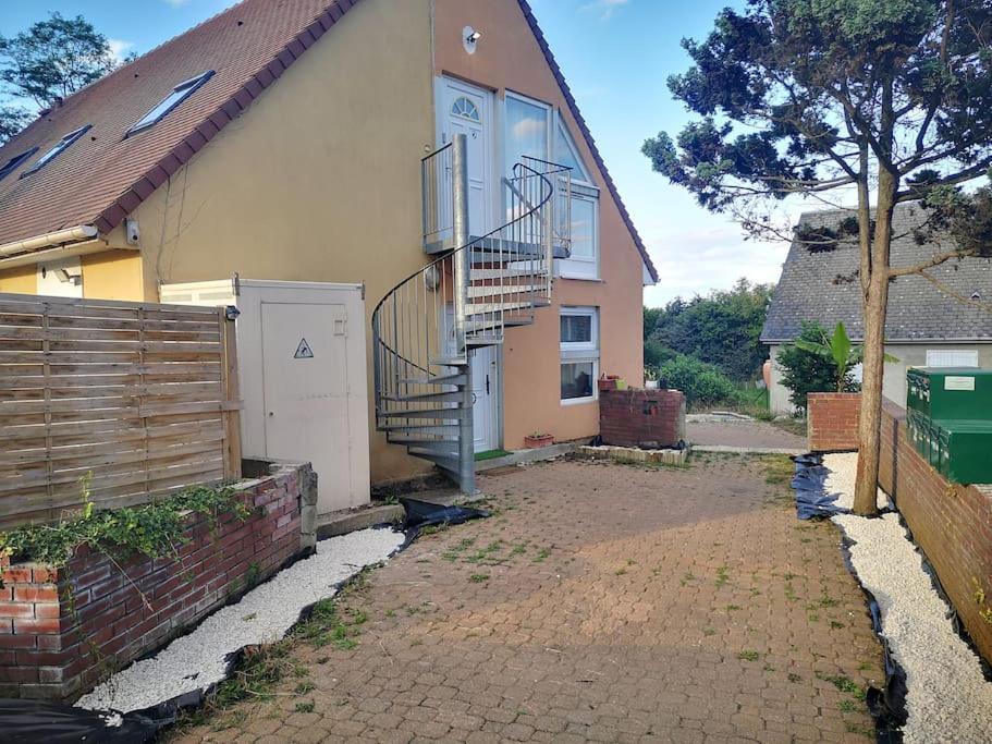 Apartment N1 F2 40m2 Avec Petit Jardin Herouville-Saint-Clair